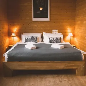 Naturnahes Familienchalet Mit Garten - Wifi - Netflix - Nur 15 Minuten Vom Chiemsee Und 35 Minuten Von Muenchen Entfernt Apartment